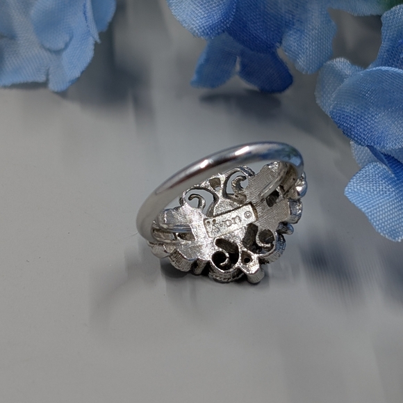 Avon Signed Ornate Art Deco Style Vintage Ring - Picture 4 of 5